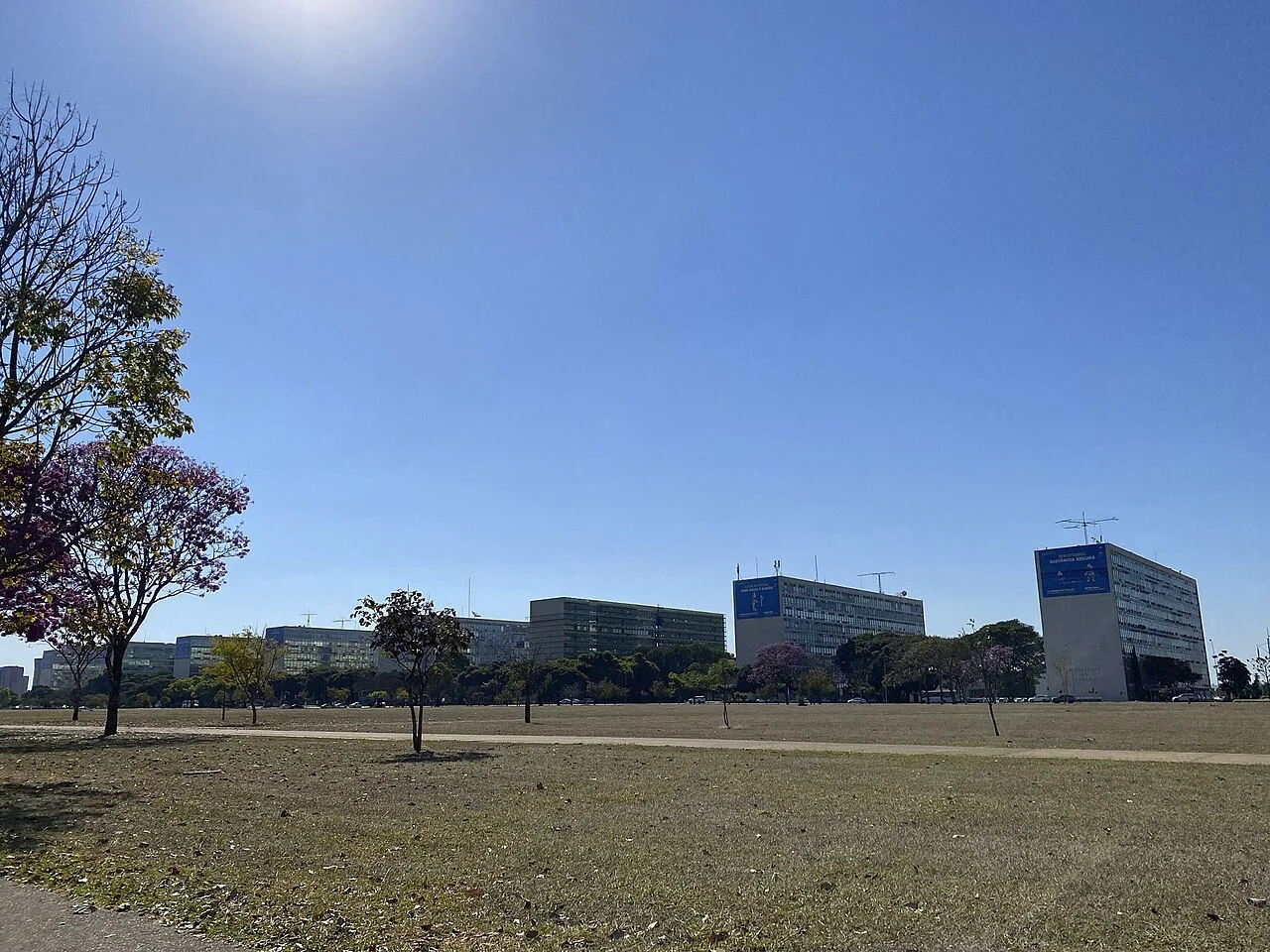 Imagens de Brasília - Esplanada dos Ministérios. Foto de arquivo (2021). Registro de contexto, não do acontecimento atual.