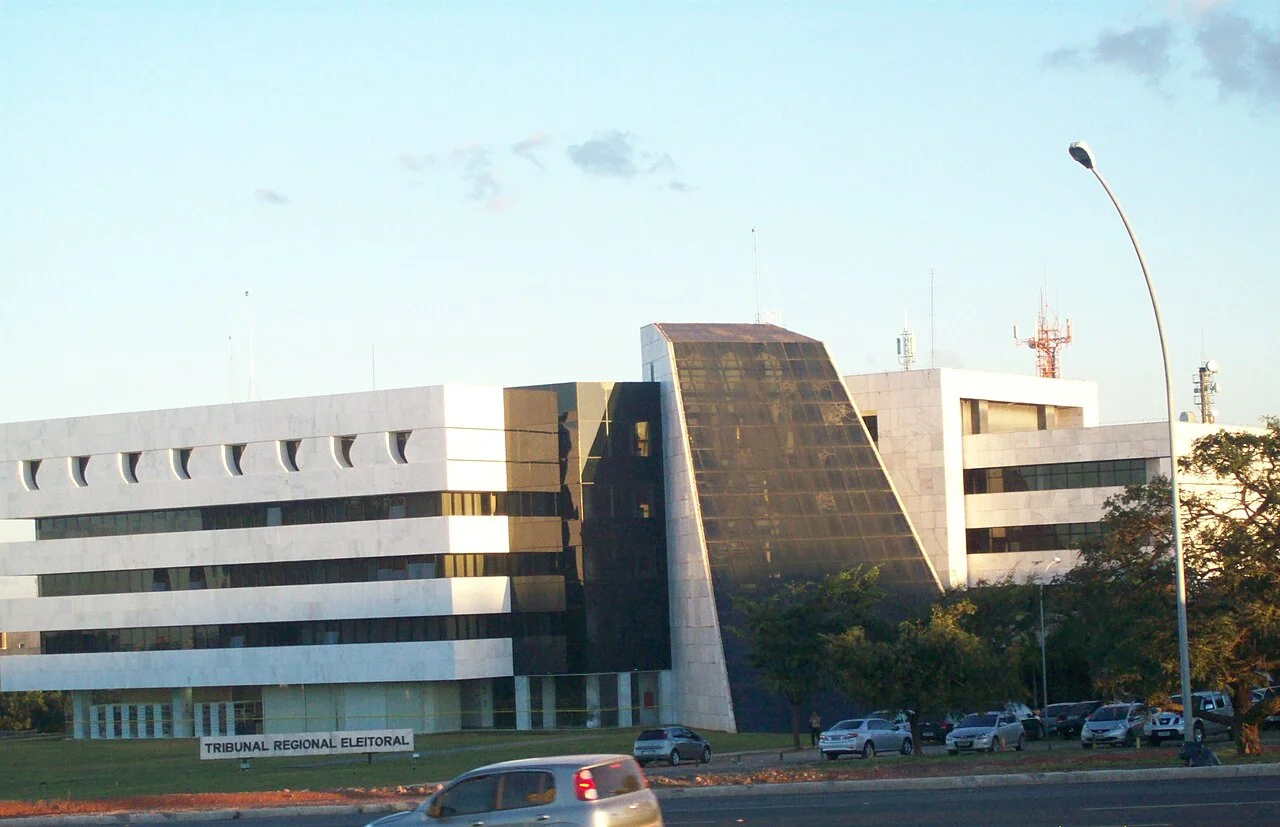 Brasilia DF Brasil - Tribunal Regional Eleitoral - panoramio. Foto de arquivo (2012). Registro de contexto, não do acontecimento atual.