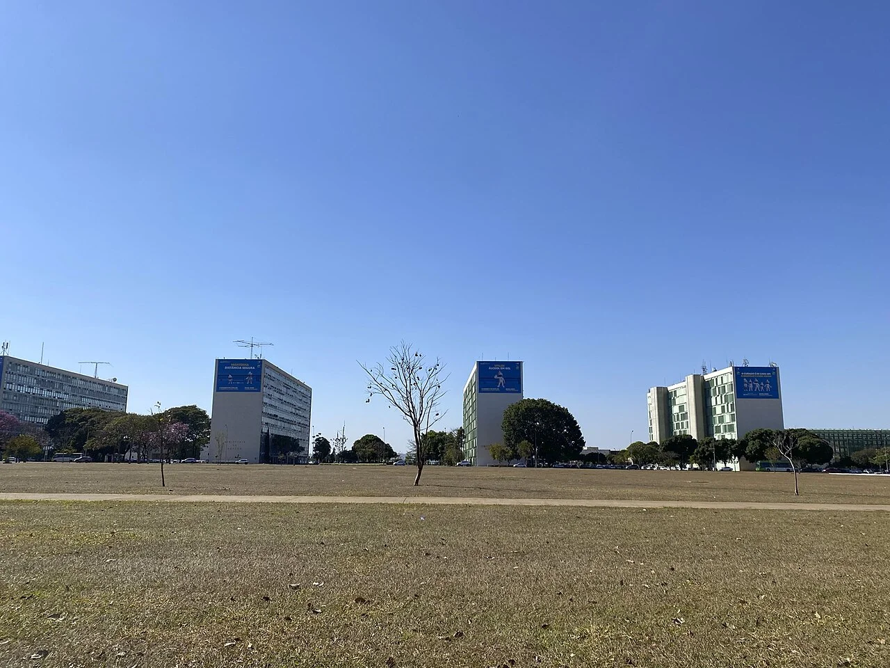 Imagens de Brasília - Esplanada dos Ministérios. Foto de arquivo (2021). Registro de contexto, não do acontecimento atual.