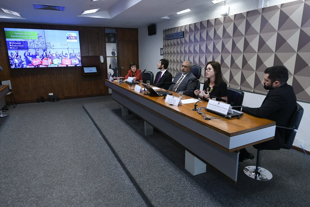 Audiência da CDH sobre teletrabalho e meio ambiente de trabalho, em 2023. Registro de debate, não de execução do PGD.