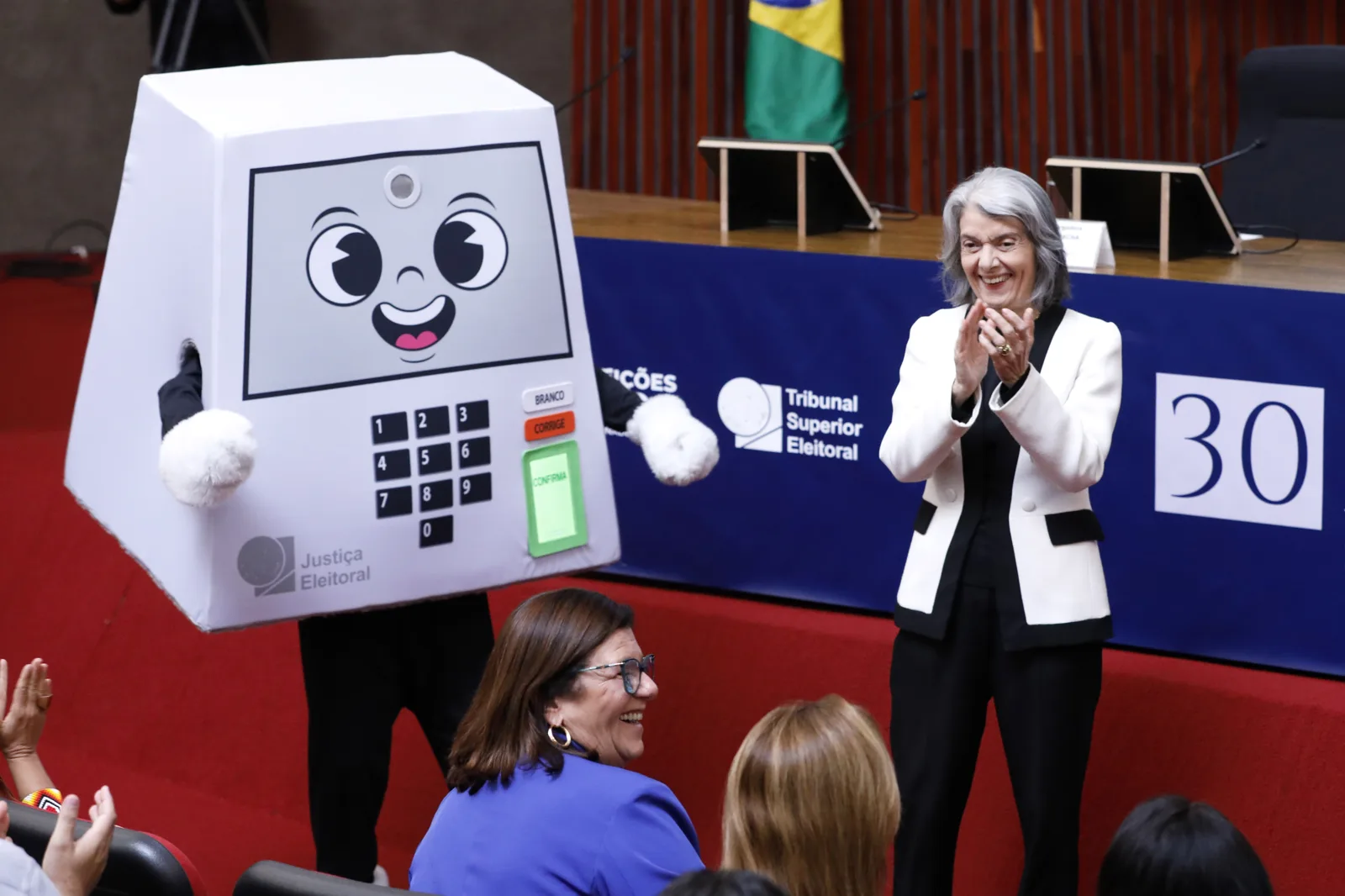 Evento do TSE sobre os 30 anos da urna eletrônica no Brasil.