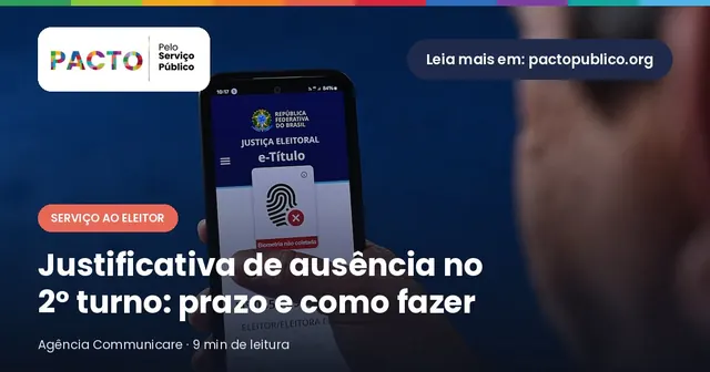 Mão segurando celular com o aplicativo e-Título da Justiça Eleitoral aberto na tela